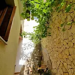 Mit Kamin- Terrasse Und Meerblick By Interhome דירה פוסאדה